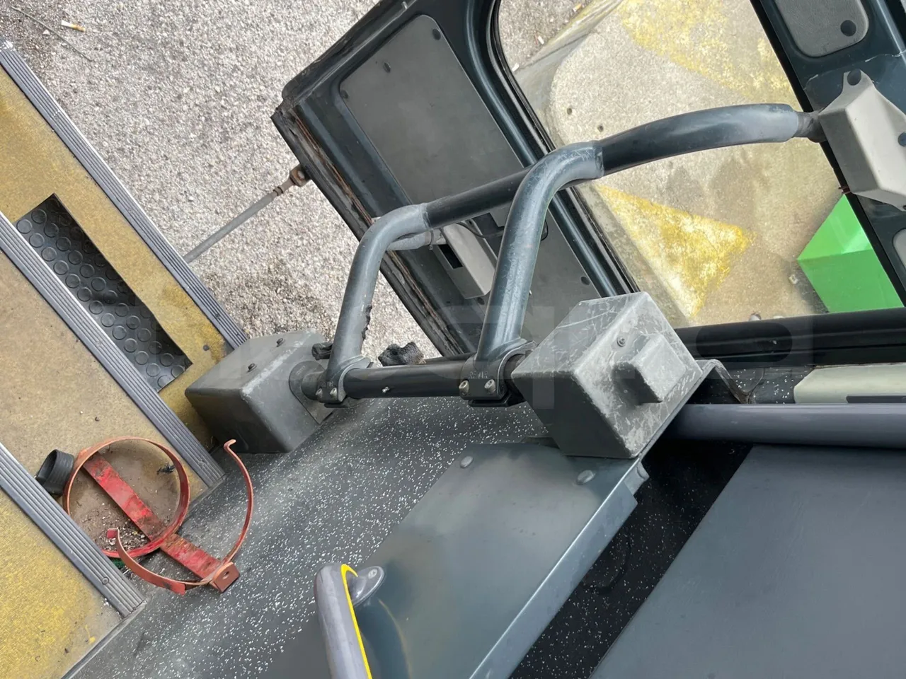 Temsa Safari TB162R - Euro3 - 265kW - 12mt - door mechanism photo