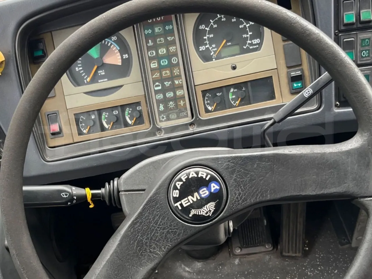 Temsa Safari TB162R - Euro3 - 265kW - 12mt - driver's seat photo