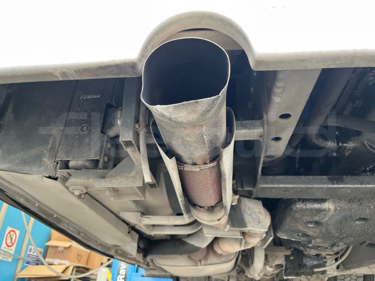 Temsa Safari TB162R - Euro3 - 265kW - 12mt - exhaust photo