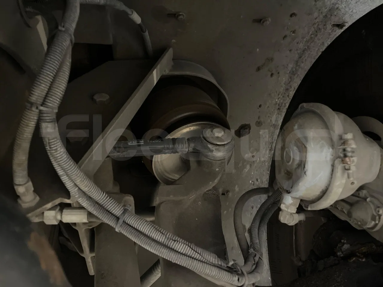 Temsa Safari TB162R - Euro3 - 265kW - 12mt - front shock absorbers right