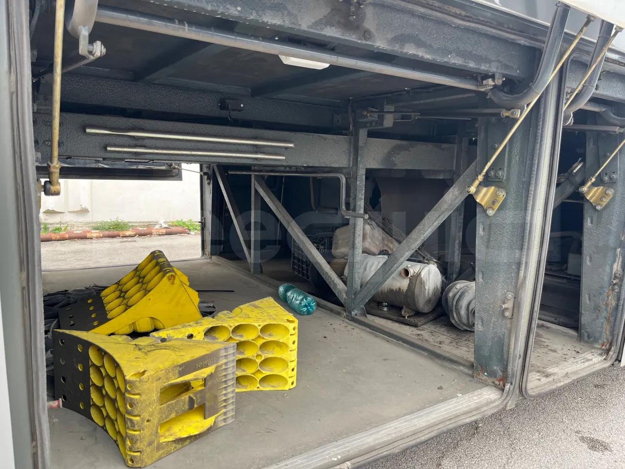 Temsa Safari TB162R - Euro3 - 265kW - 12mt - internal frame rust check