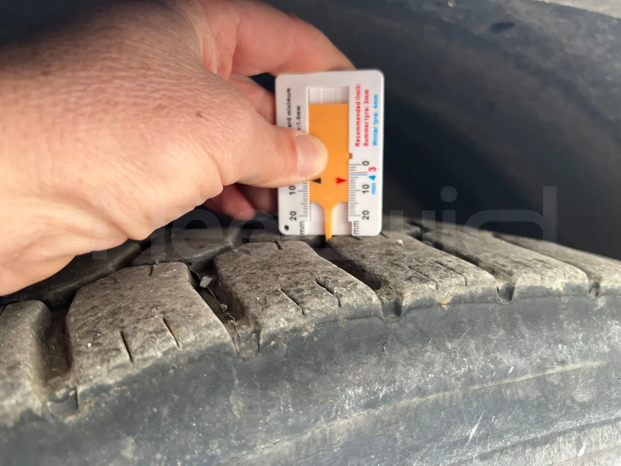 Temsa Safari TB162R - Euro3 - 265kW - 12mt - tread condition front tires left