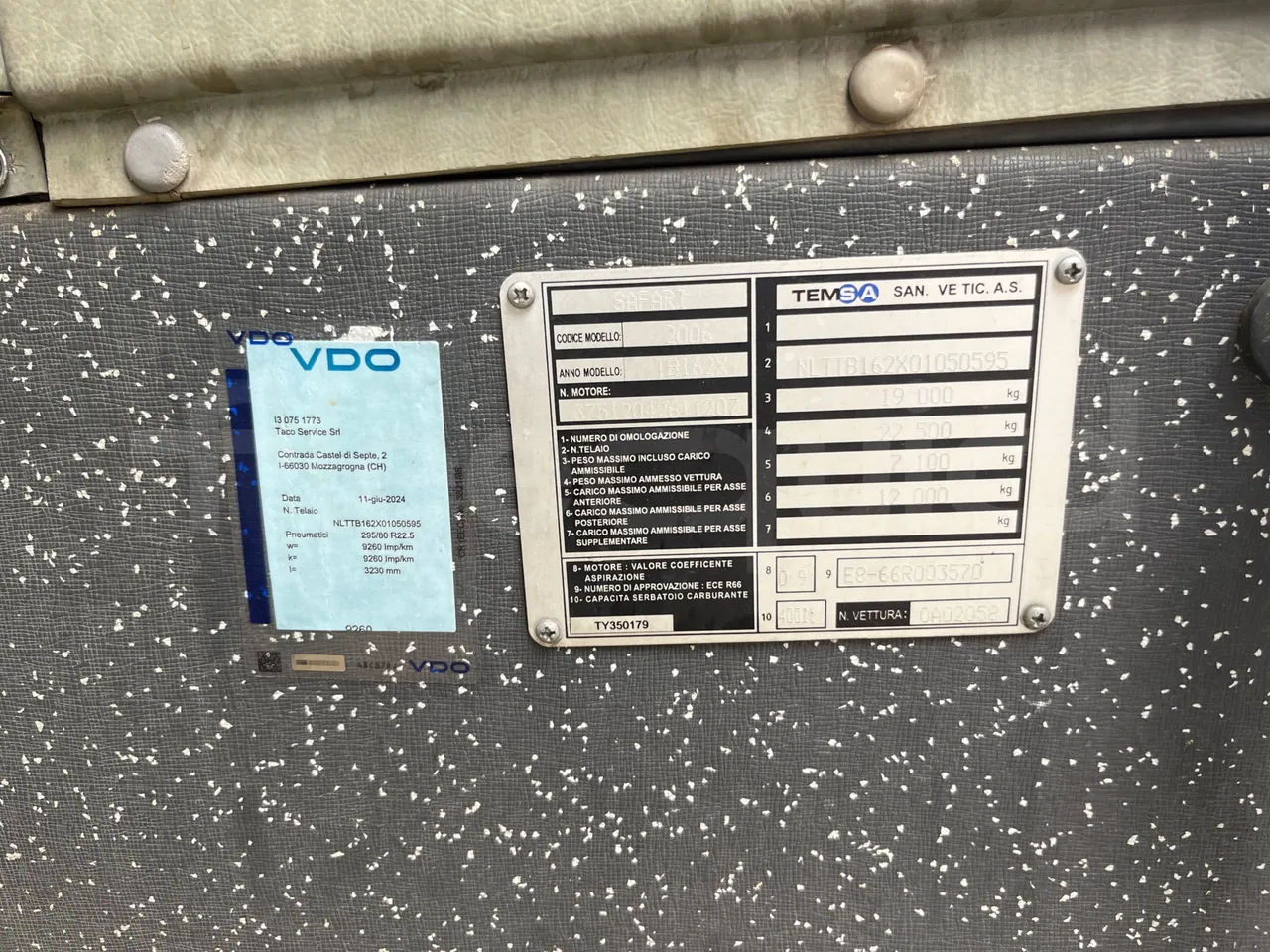 Temsa Safari TB162R - Euro3 - 265kW - 12mt - vehicle plate photo