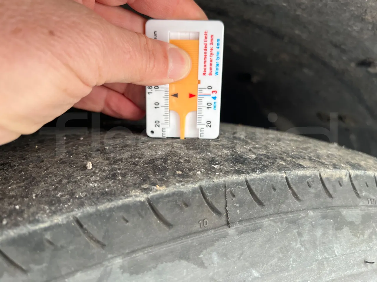 Temsa Safari TB162R - Euro3 - 265kW - 12mt - rear left tire photo