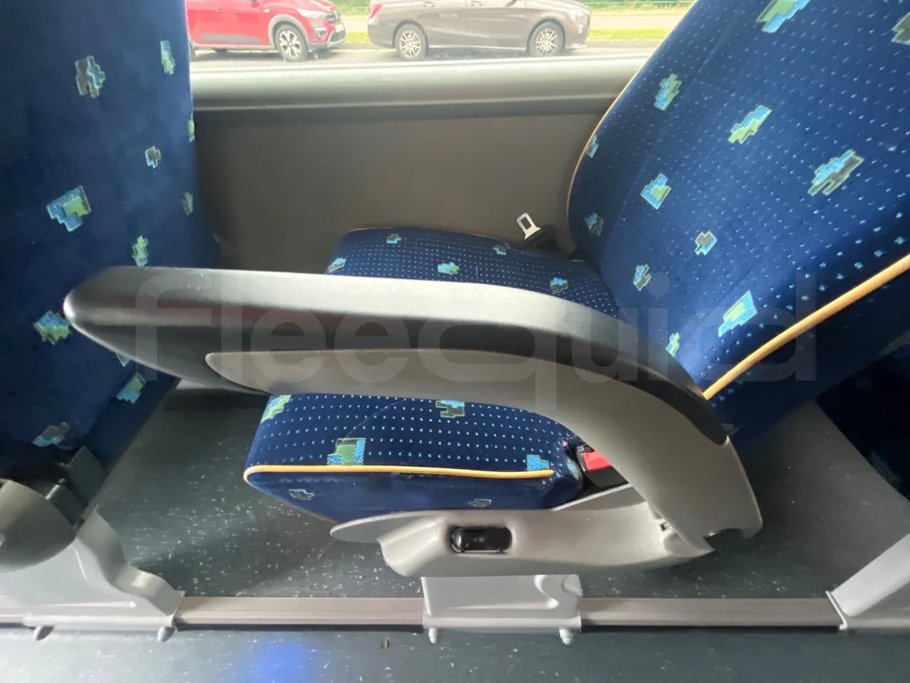 Iveco A50C17 CA1S1B-1E1DM/ Euro 5 - 125 Kw - 7.8 Mt - armrest detail photo