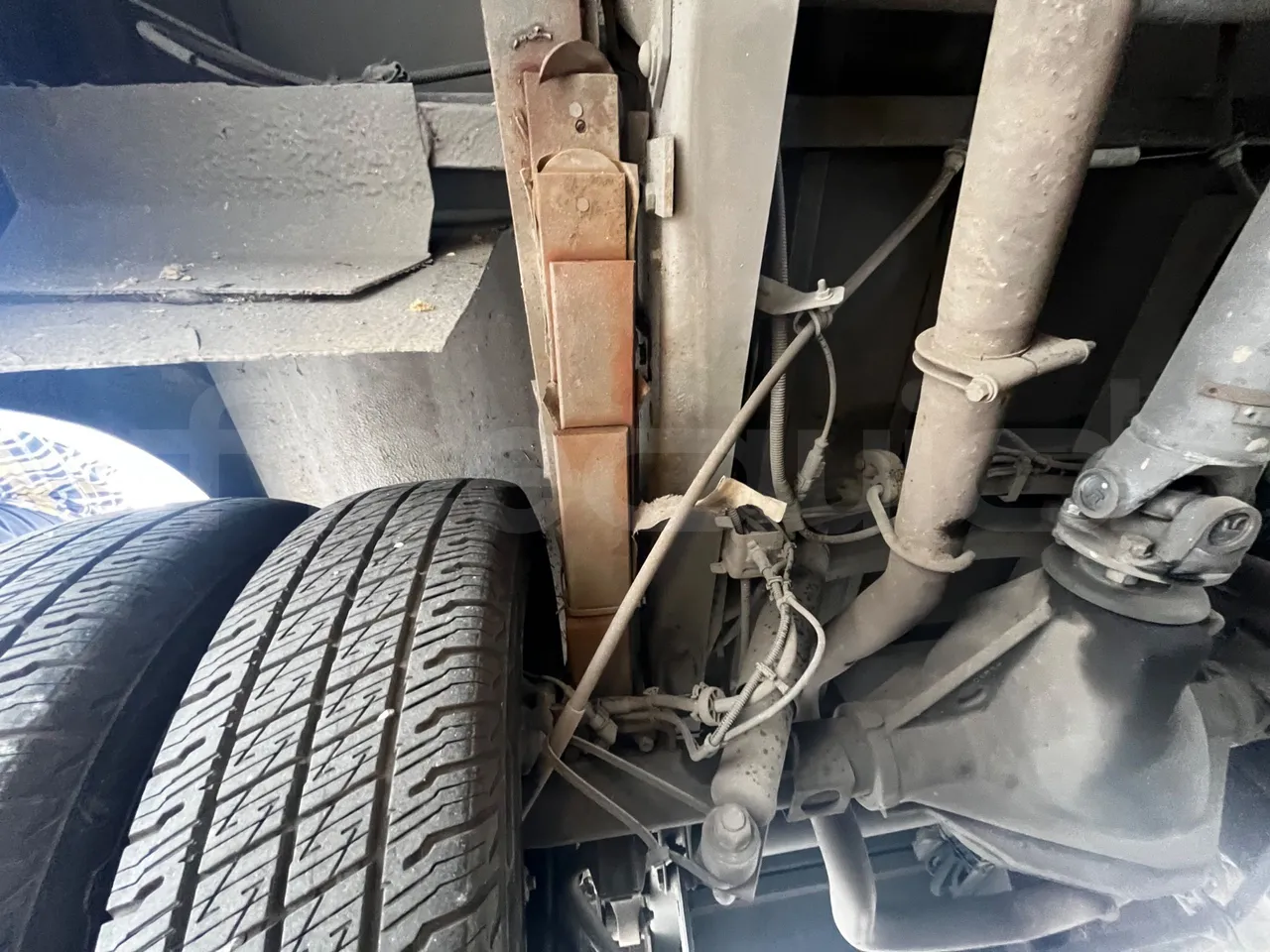 Iveco A50C17 CA1S1B-1E1DM/ Euro 5 - 125 Kw - 7.8 Mt - front air springs left
