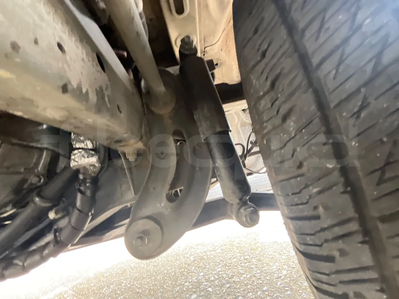 Iveco A50C17 CA1S1B-1E1DM/ Euro 5 - 125 Kw - 7.8 Mt - axel 3 shock absorbers 1 right