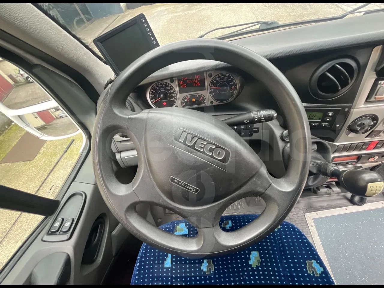 Iveco A50C17 CA1S1B-1E1DM/ Euro 5 - 125 Kw - 7.8 Mt - steering wheel photo