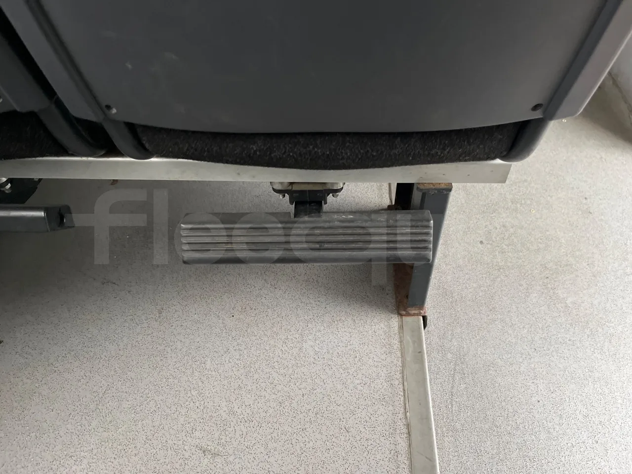 Scania Omniline IL94IB - Euro3 - 221kW - 12mt - footrest detail photo