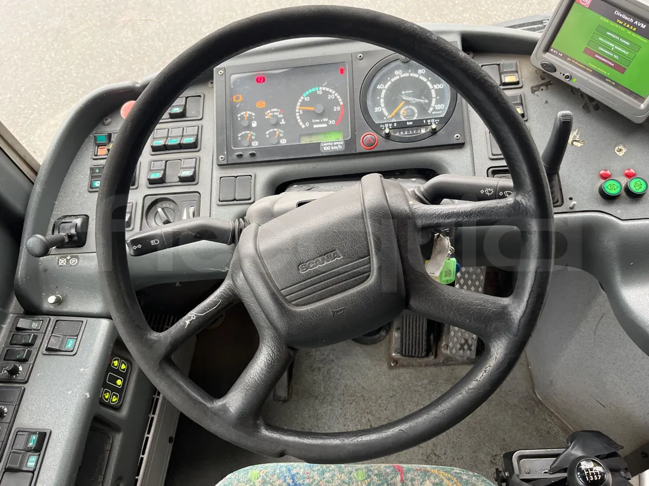 Scania Omniline IL94IB - Euro3 - 221kW - 12mt - steering wheel photo