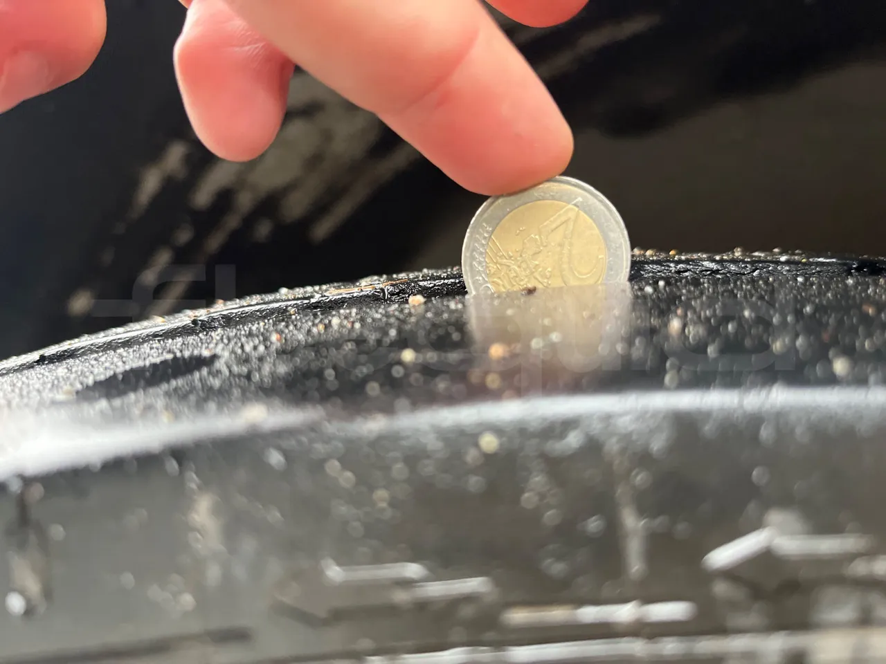 Scania Omniline IL94IB - Euro3 - 221kW - 12mt - rear left tire photo