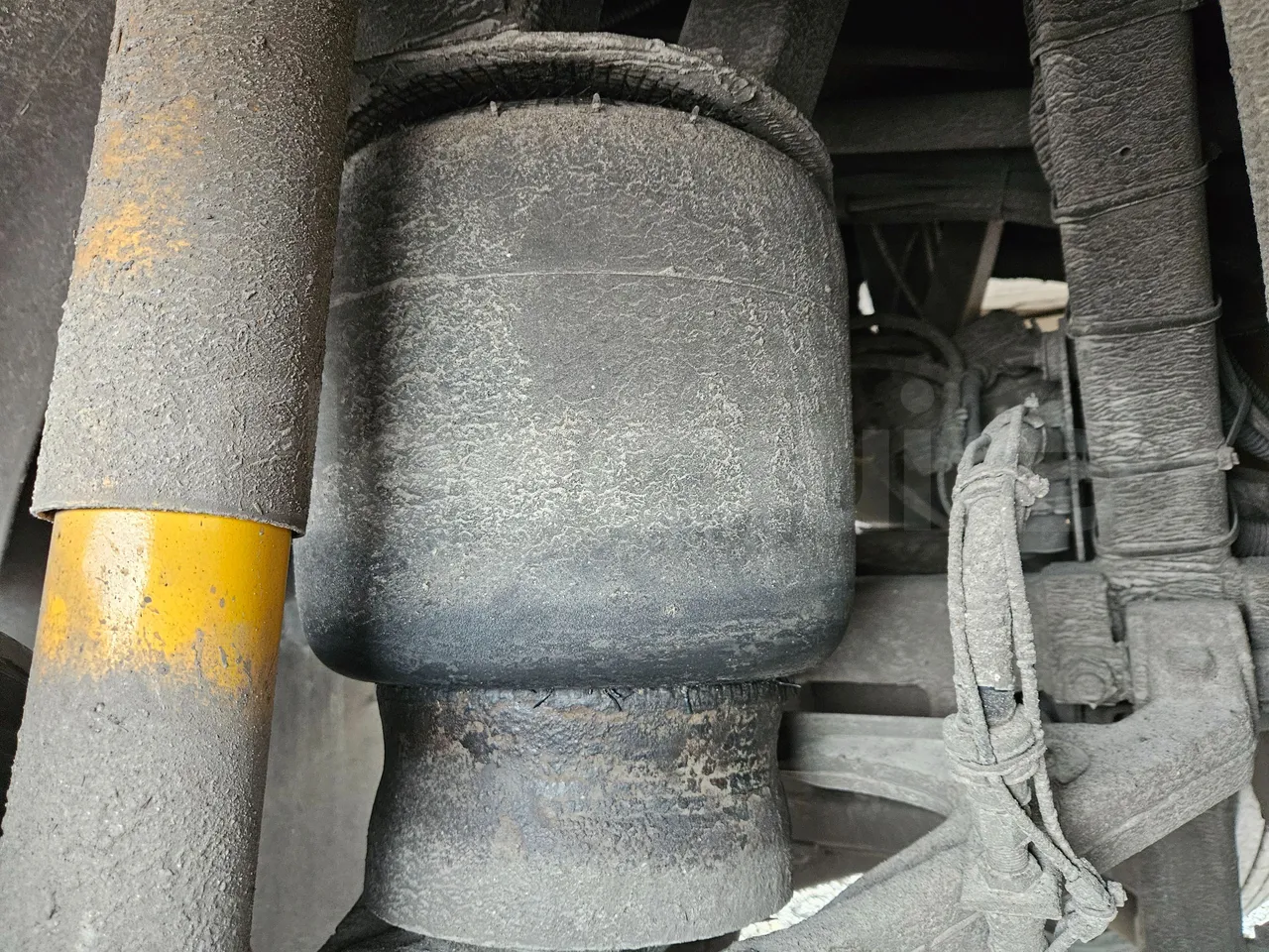 Vdl Futura 501E1 - Euro6 - 320kW - 12.875mt - front air springs right