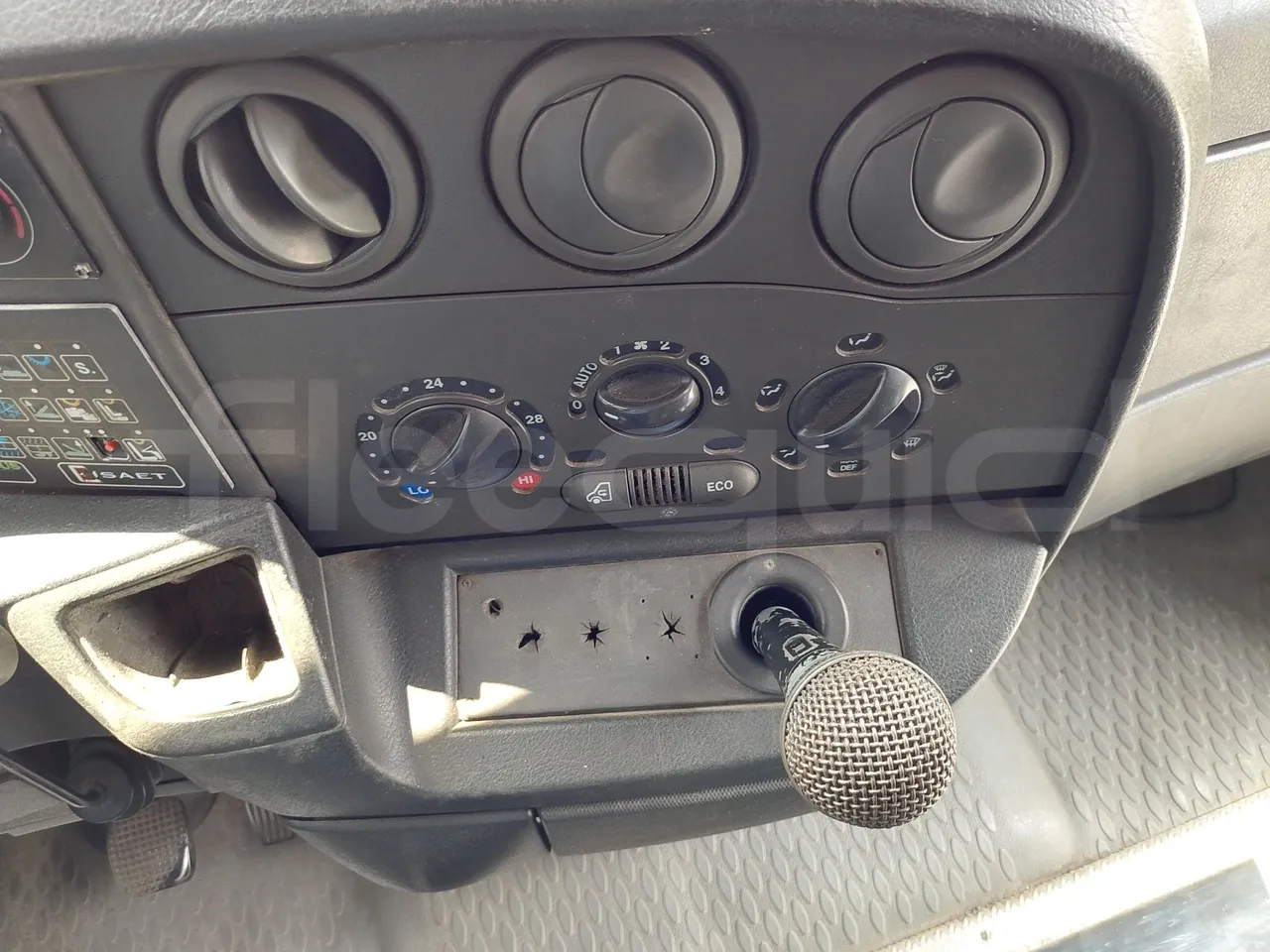 Iveco Daily 65C JBI - EUR3 -122kW - 6.9m - driver microphone accessories photo