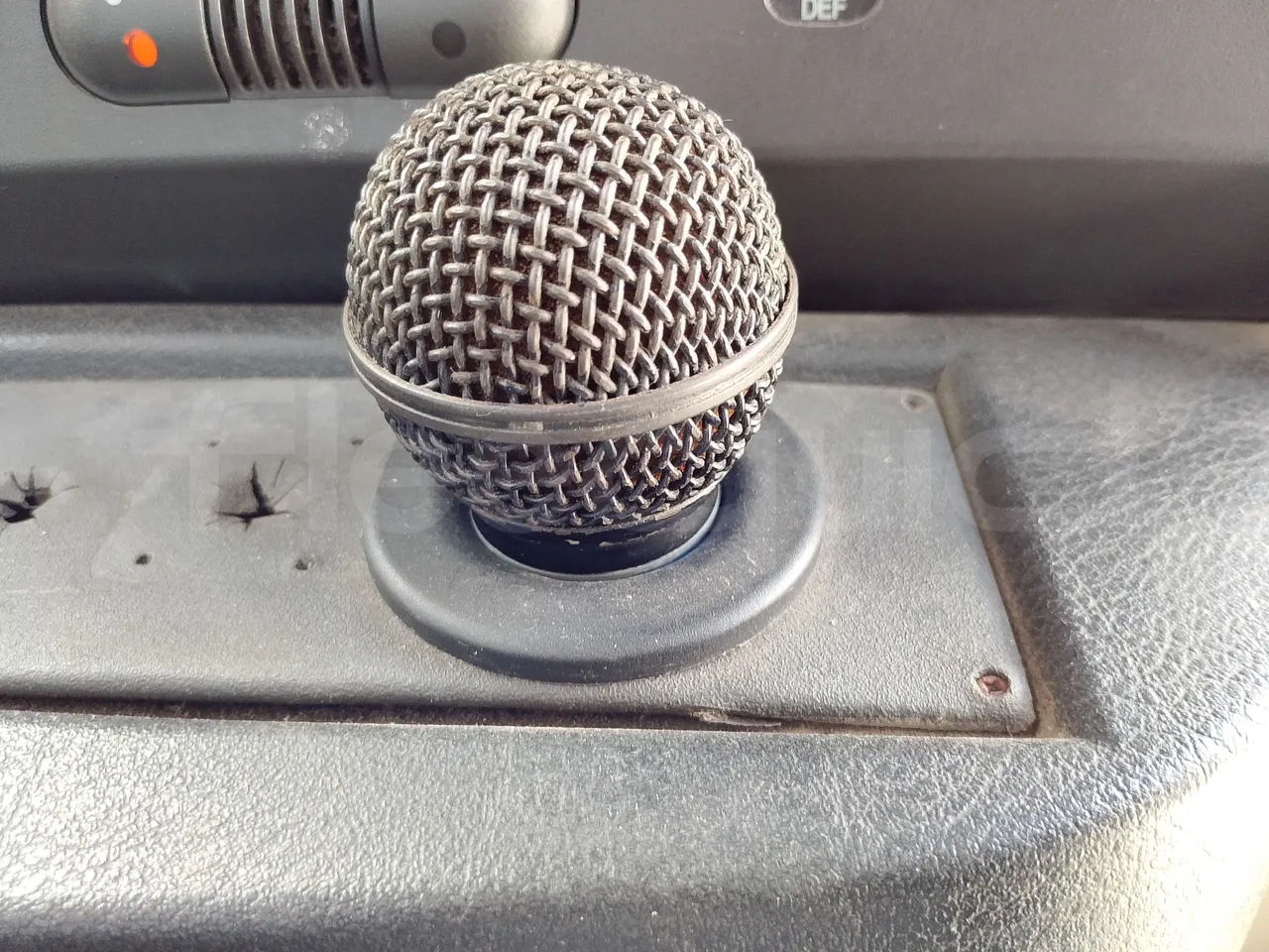 Iveco Daily 65C JBI - EUR3 -122kW - 6.9m - hostes microphone accessories photo