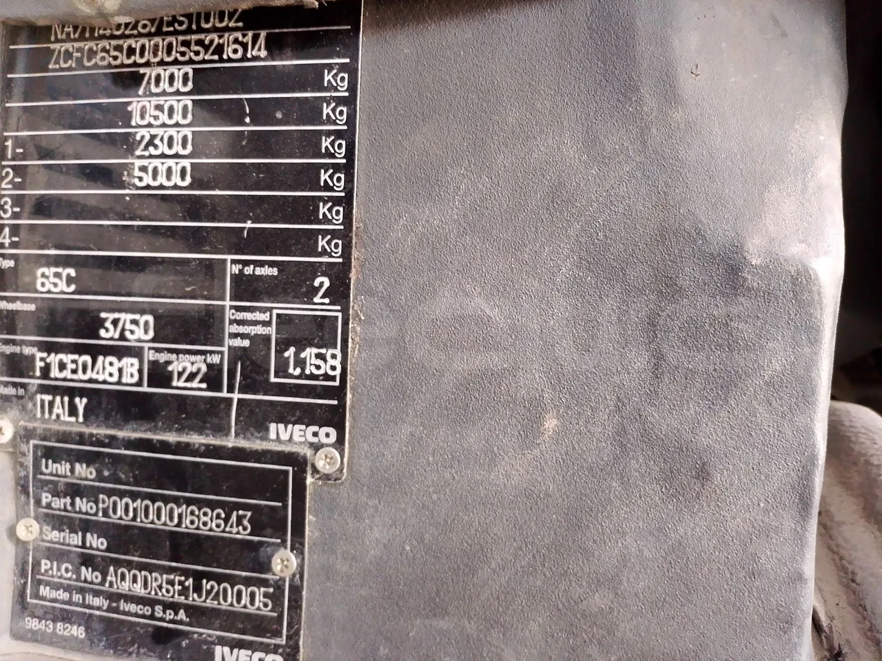 Iveco Daily 65C JBI - EUR3 -122kW - 6.9m - usb charging detail