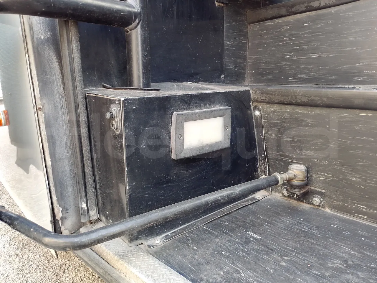 Iveco Daily 65C JBI - EUR3 -122kW - 6.9m - door mechanism photo