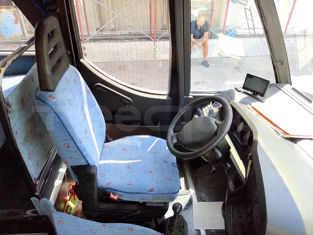 Iveco Daily 65C JBI - EUR3 -122kW - 6.9m - driver's seat photo (mandatory for bus to scrap)