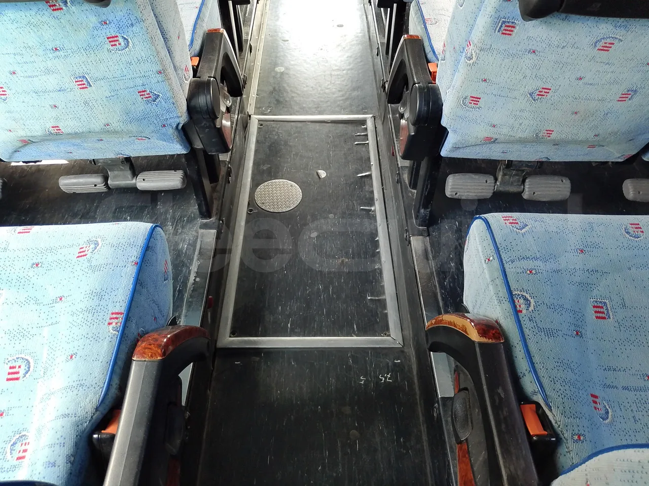 Iveco Daily 65C JBI - EUR3 -122kW - 6.9m - floor hatches photo