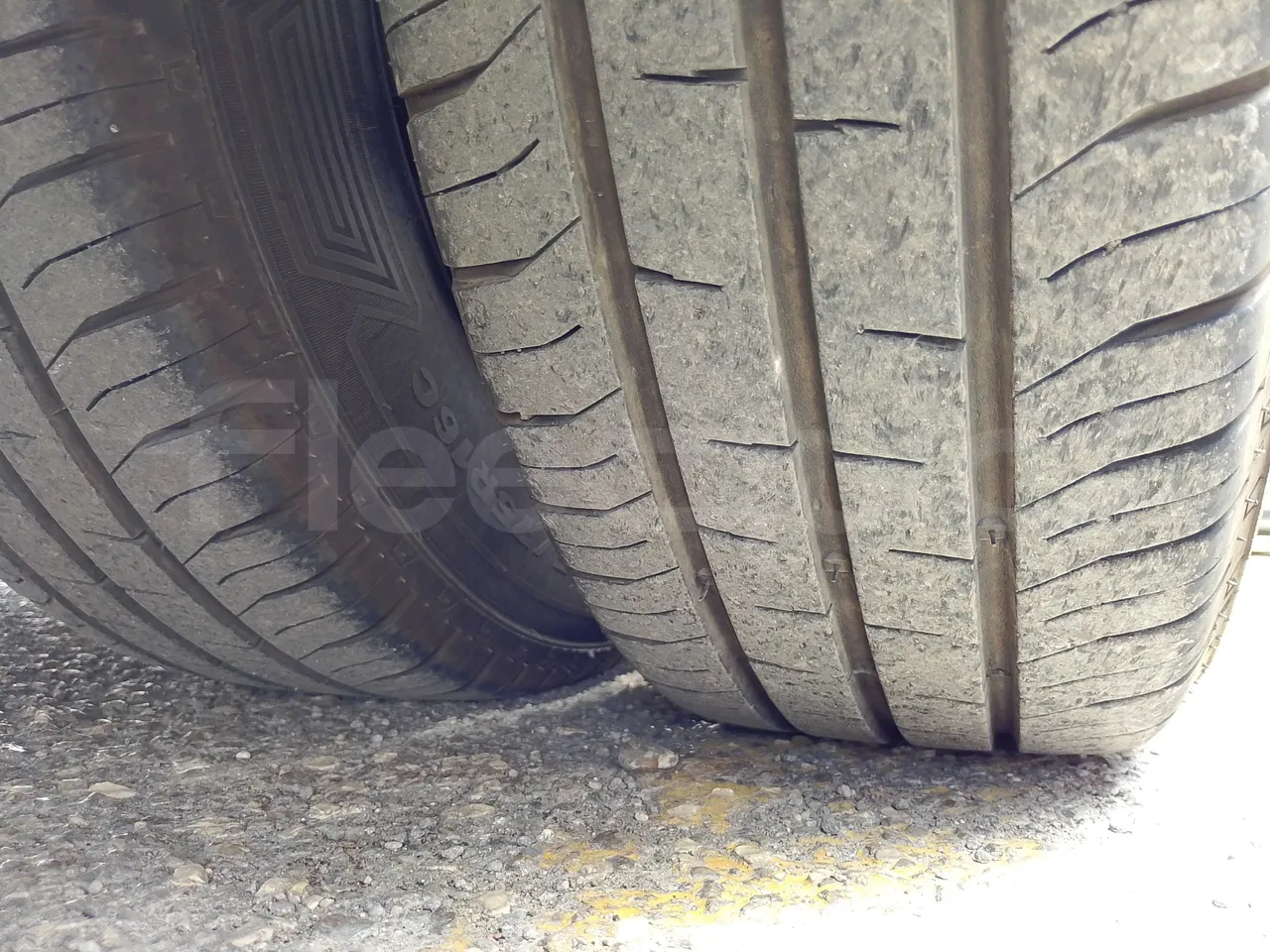 Iveco Daily 65C JBI - EUR3 -122kW - 6.9m - tread condition front tires left