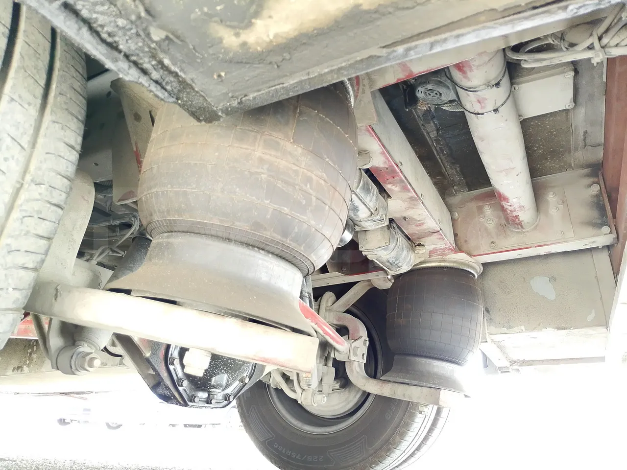 Iveco Daily 65C JBI - EUR3 -122kW - 6.9m - axle 3 air springs 1 left