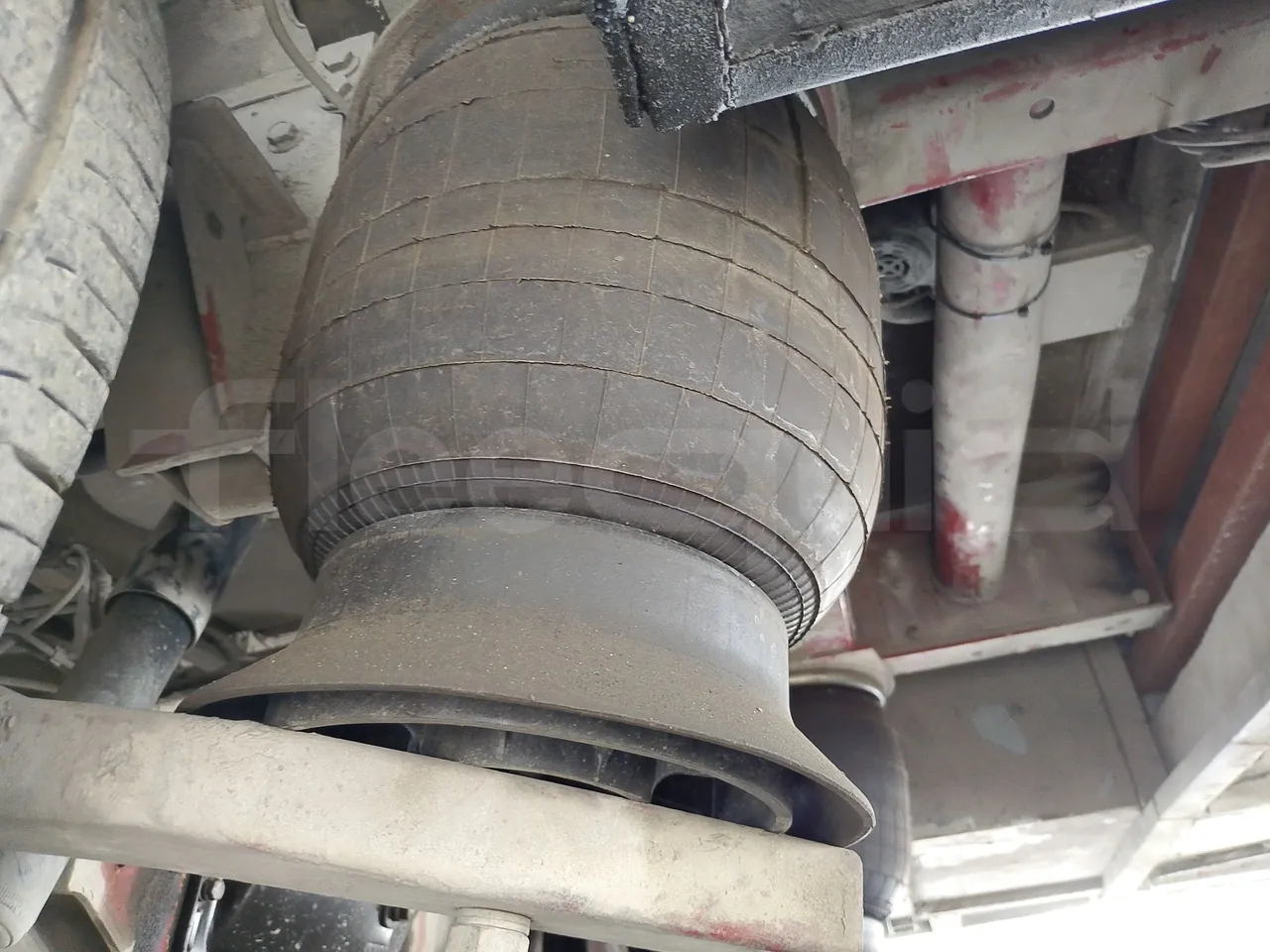 Iveco Daily 65C JBI - EUR3 -122kW - 6.9m - axel 3 shock absorbers 1 left
