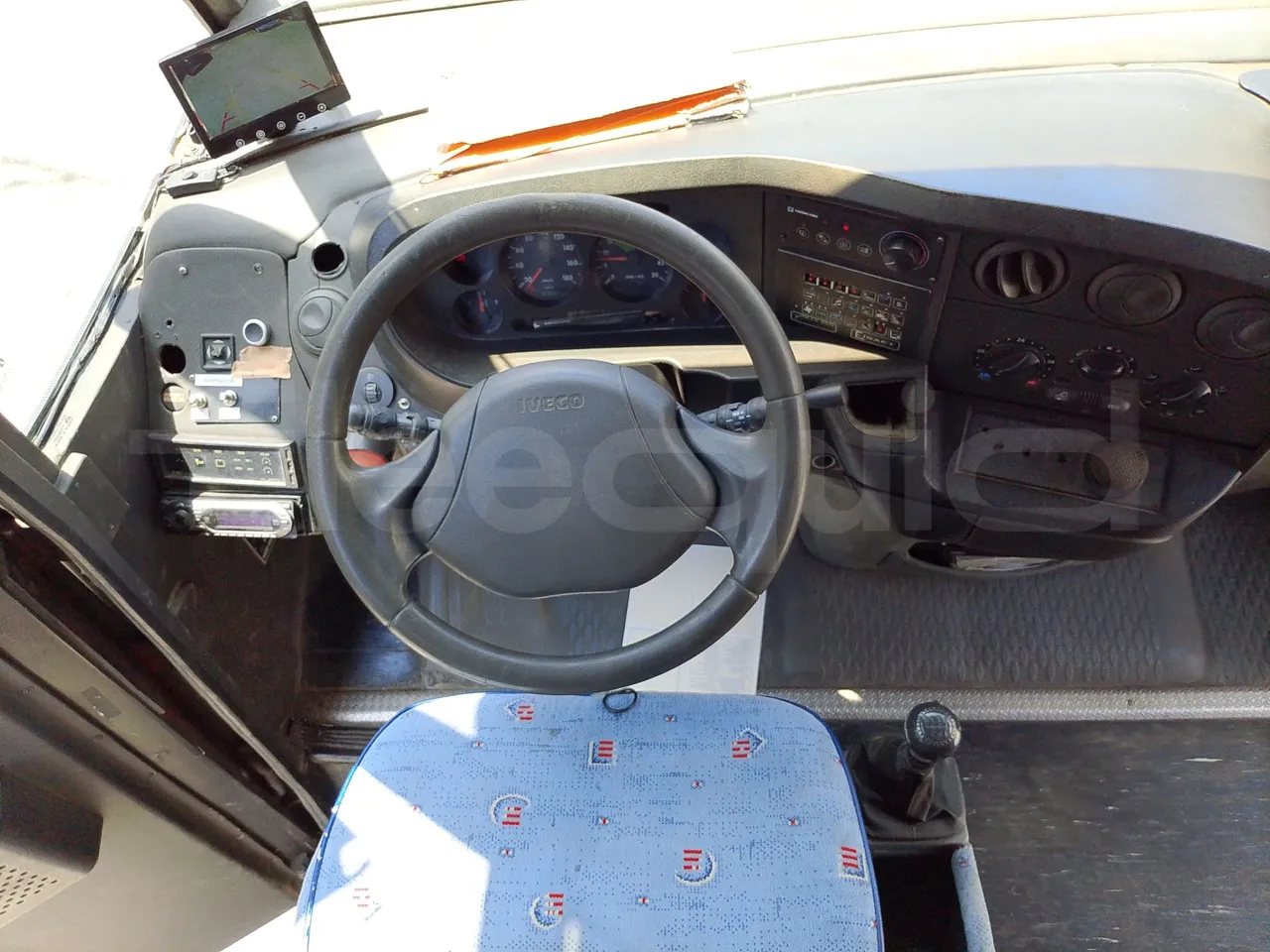 Iveco Daily 65C JBI - EUR3 -122kW - 6.9m - steering wheel photo