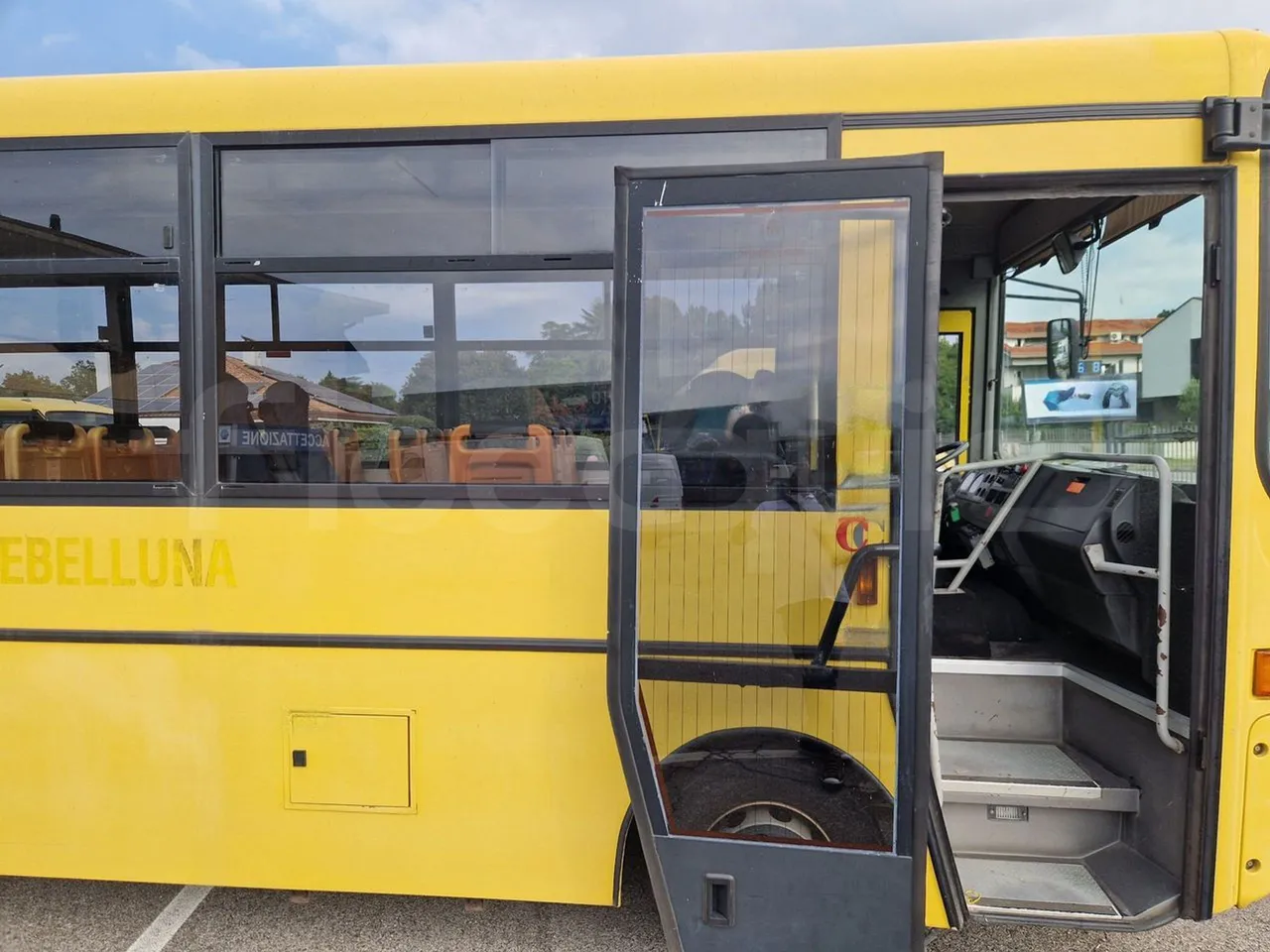 Iveco Cacciamali C5032 -EUR3 -154kW -9.3m - front door 3 open (mandatory for bus to scrap)