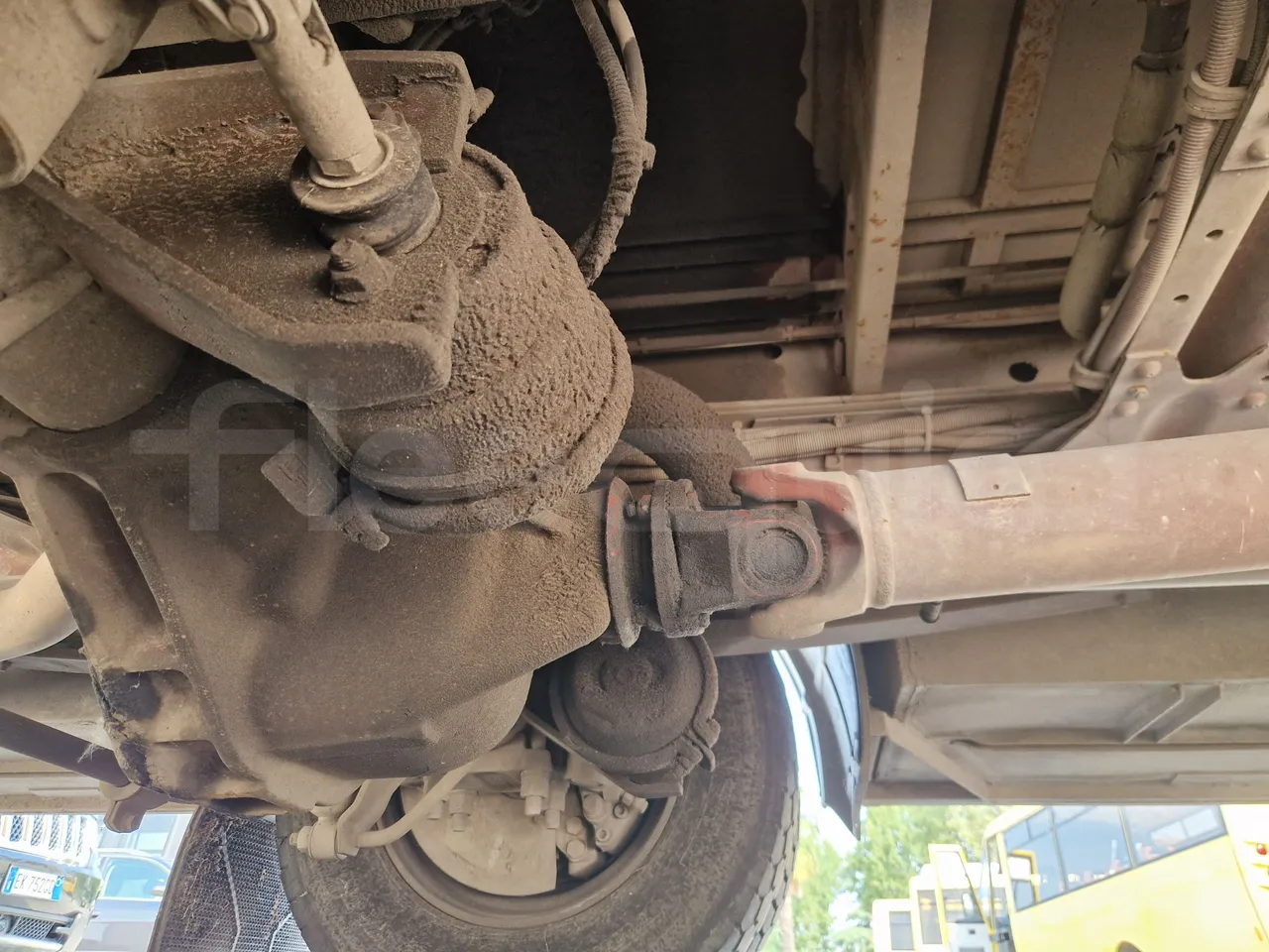 Iveco Cacciamali C5032 -EUR3 -154kW -9.3m - axel 2 air springs 1 right