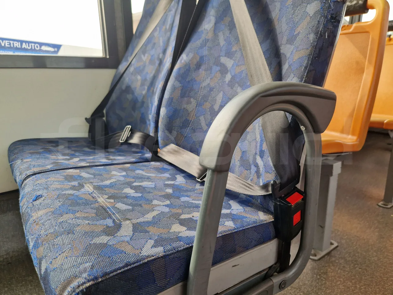 Iveco Cacciamali C5032 -EUR3 -154kW -9.3m - armrest detail photo