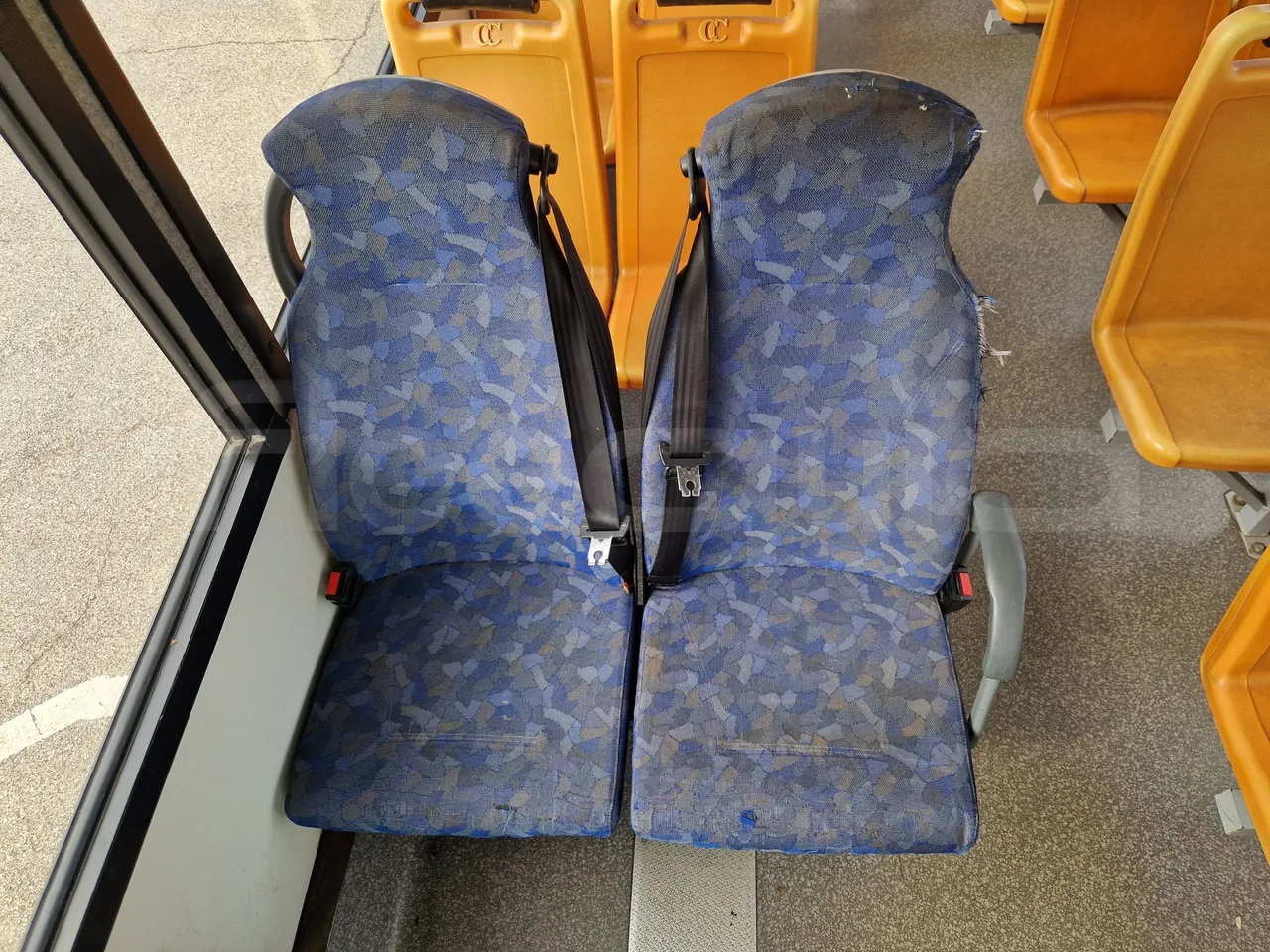 Iveco Cacciamali C5032 -EUR3 -154kW -9.3m - folding seat photo