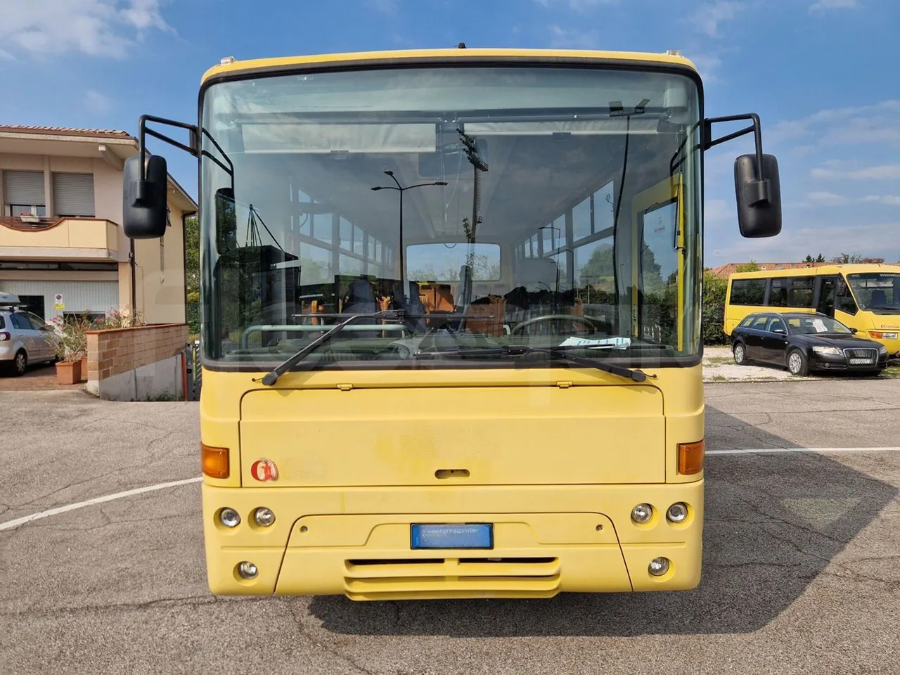 Iveco Cacciamali C5032 -EUR3 -154kW -9.3m - front photo