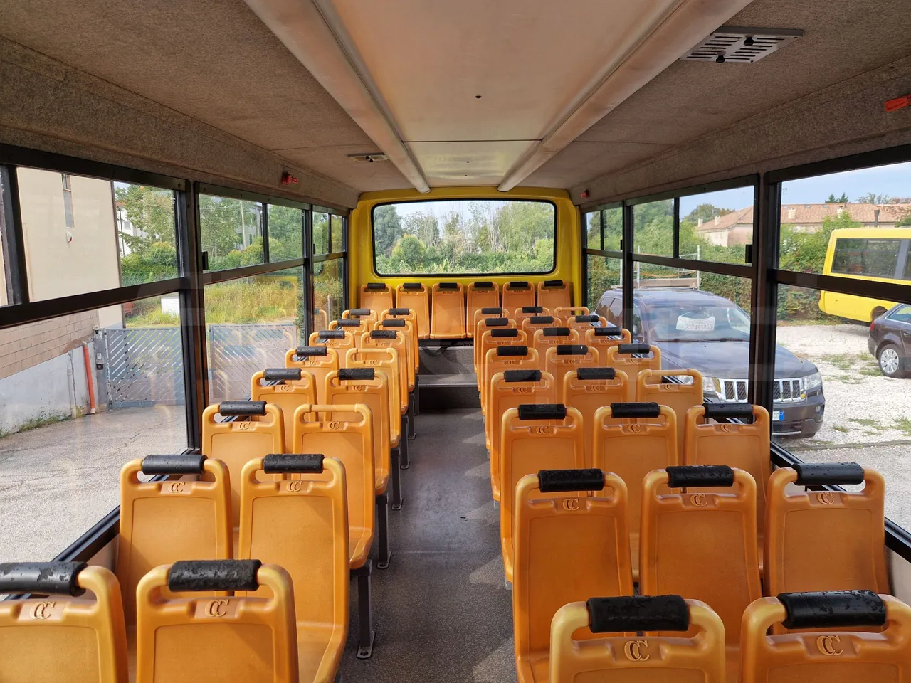 Iveco Cacciamali C5032 -EUR3 -154kW -9.3m - reverse view middle aisle