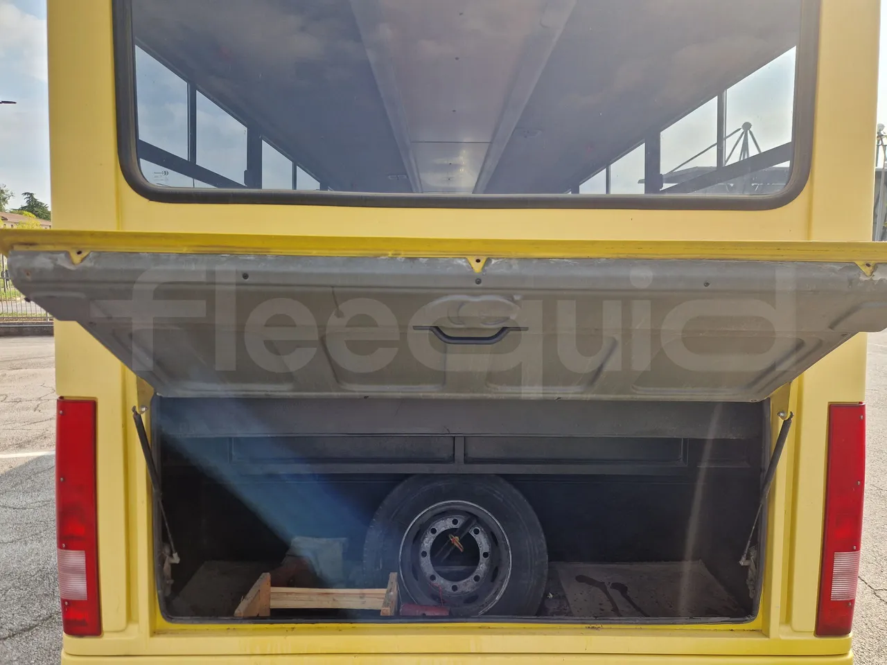 Iveco Cacciamali C5032 -EUR3 -154kW -9.3m - luggage rack photo