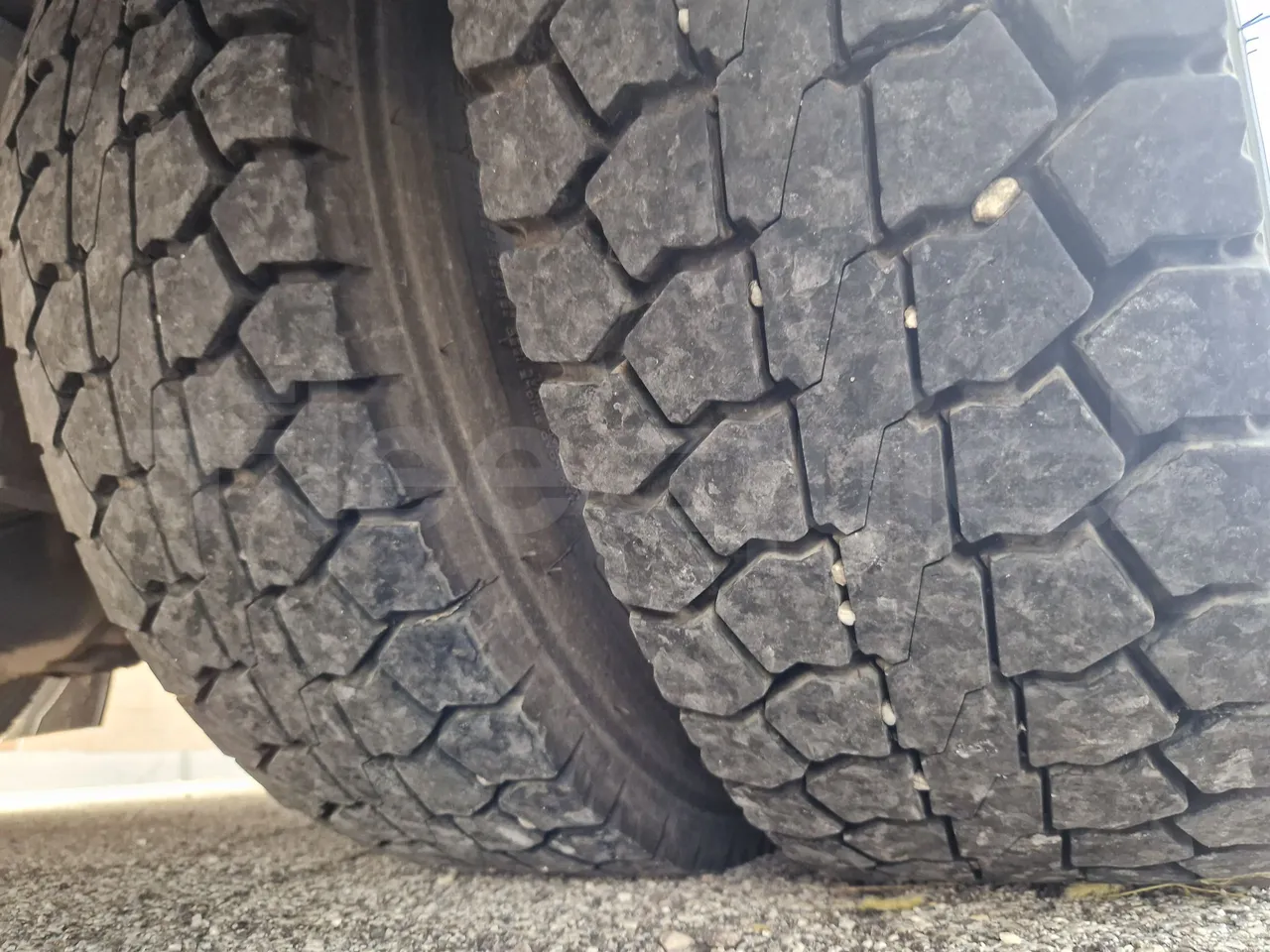 Iveco Cacciamali C5032 -EUR3 -154kW -9.3m - tread condition second axle tires left