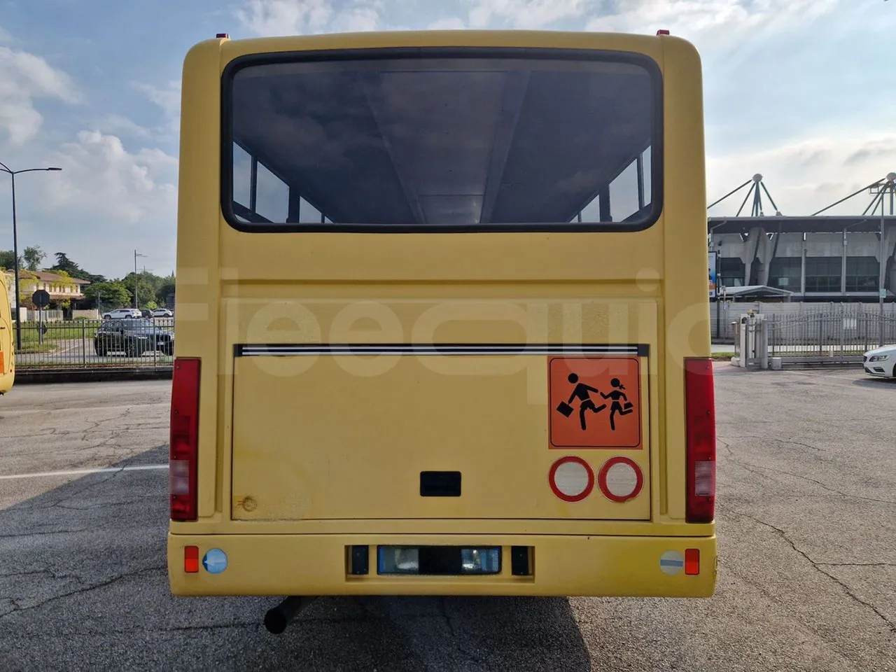 Iveco Cacciamali C5032 -EUR3 -154kW -9.3m - rear hatch closed