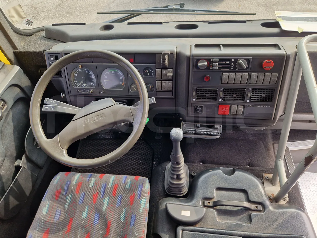 Iveco Cacciamali C5032 -EUR3 -154kW -9.3m - steering wheel photo