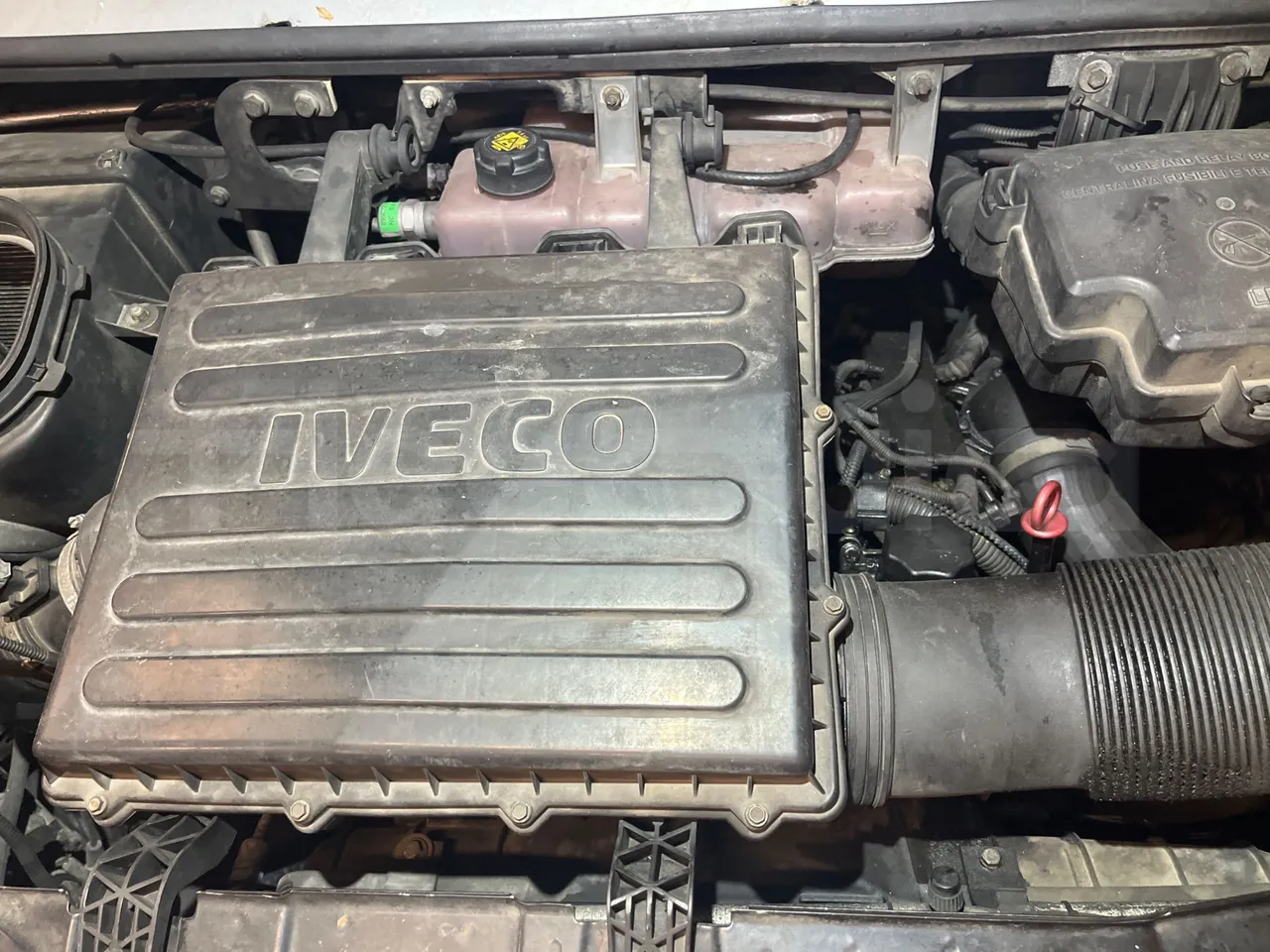 Iveco Daily 70C17 - EUR5 - 125kW - 7.510m - engine plate photo