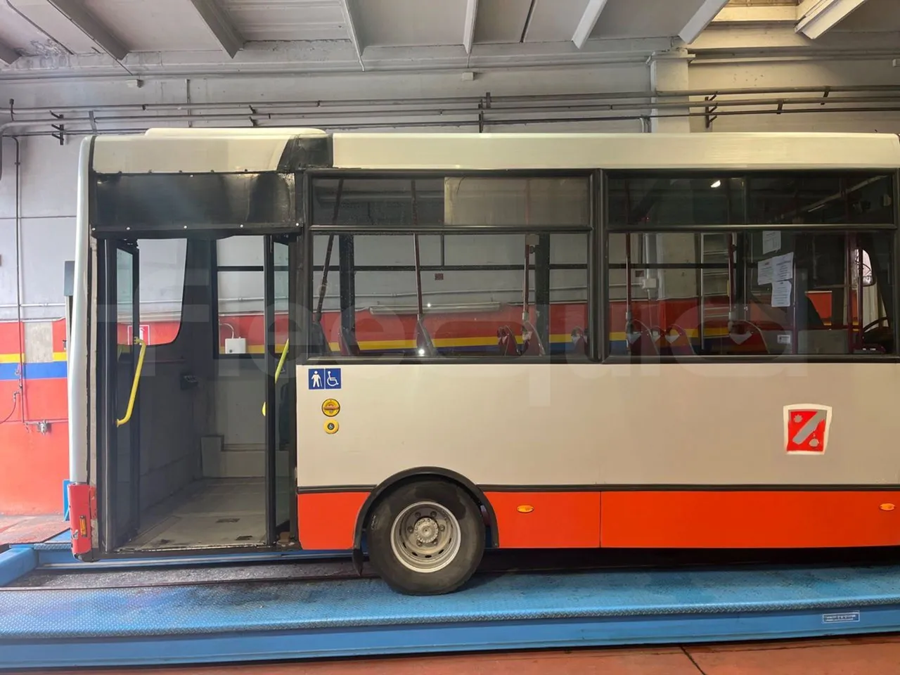 Iveco Daily 70C17 - EUR5 - 125kW - 7.510m - front door 2 open