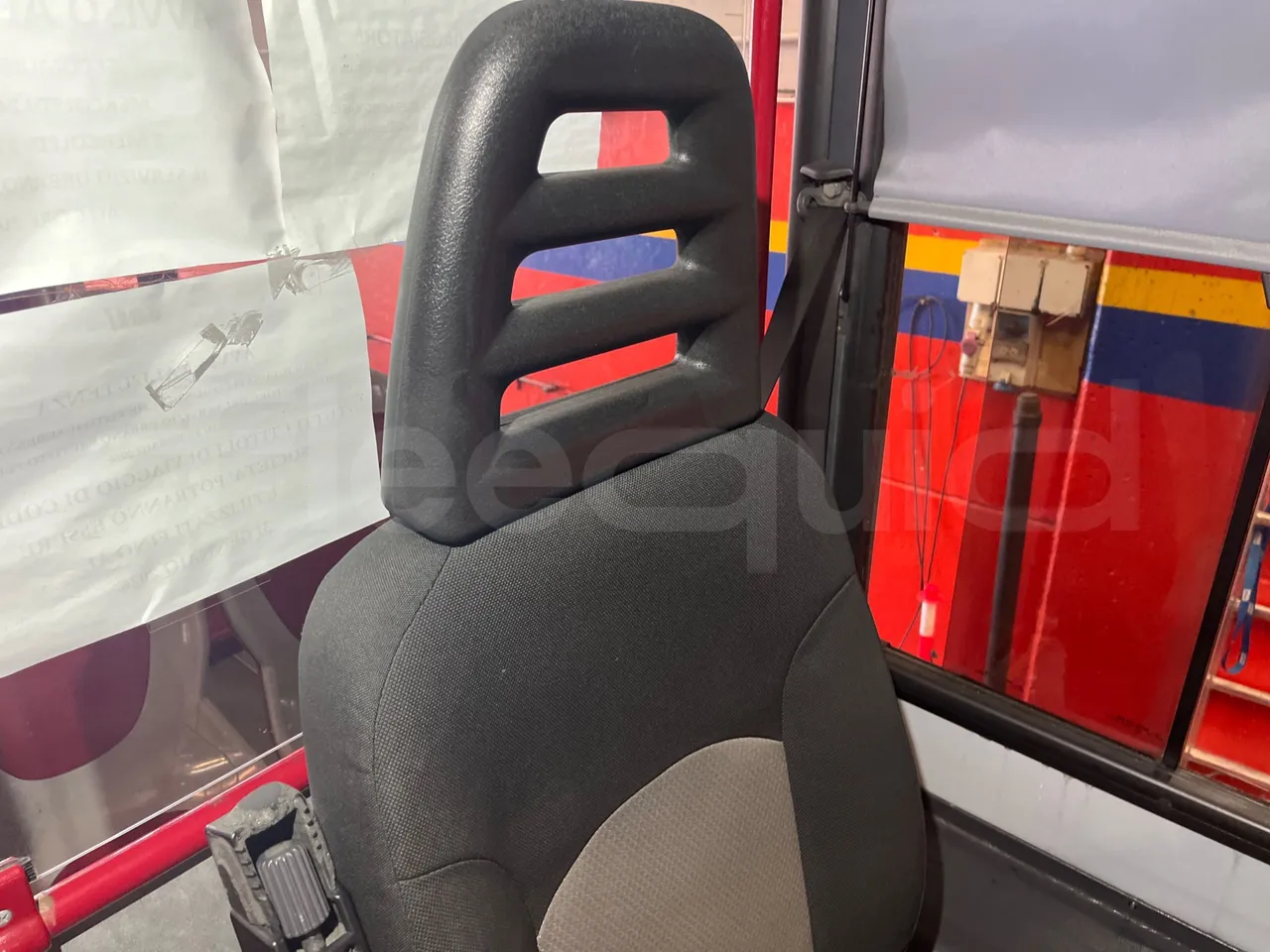 Iveco Daily 70C17 - EUR5 - 125kW - 7.510m - driver microphone accessories photo