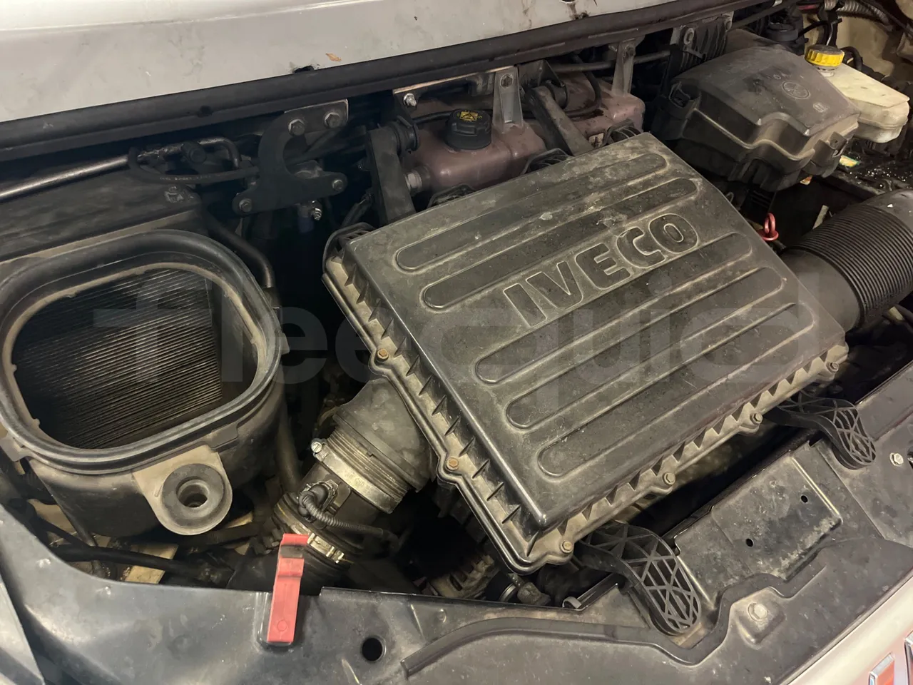 Iveco Daily 70C17 - EUR5 - 125kW - 7.510m - air conditioning compressor