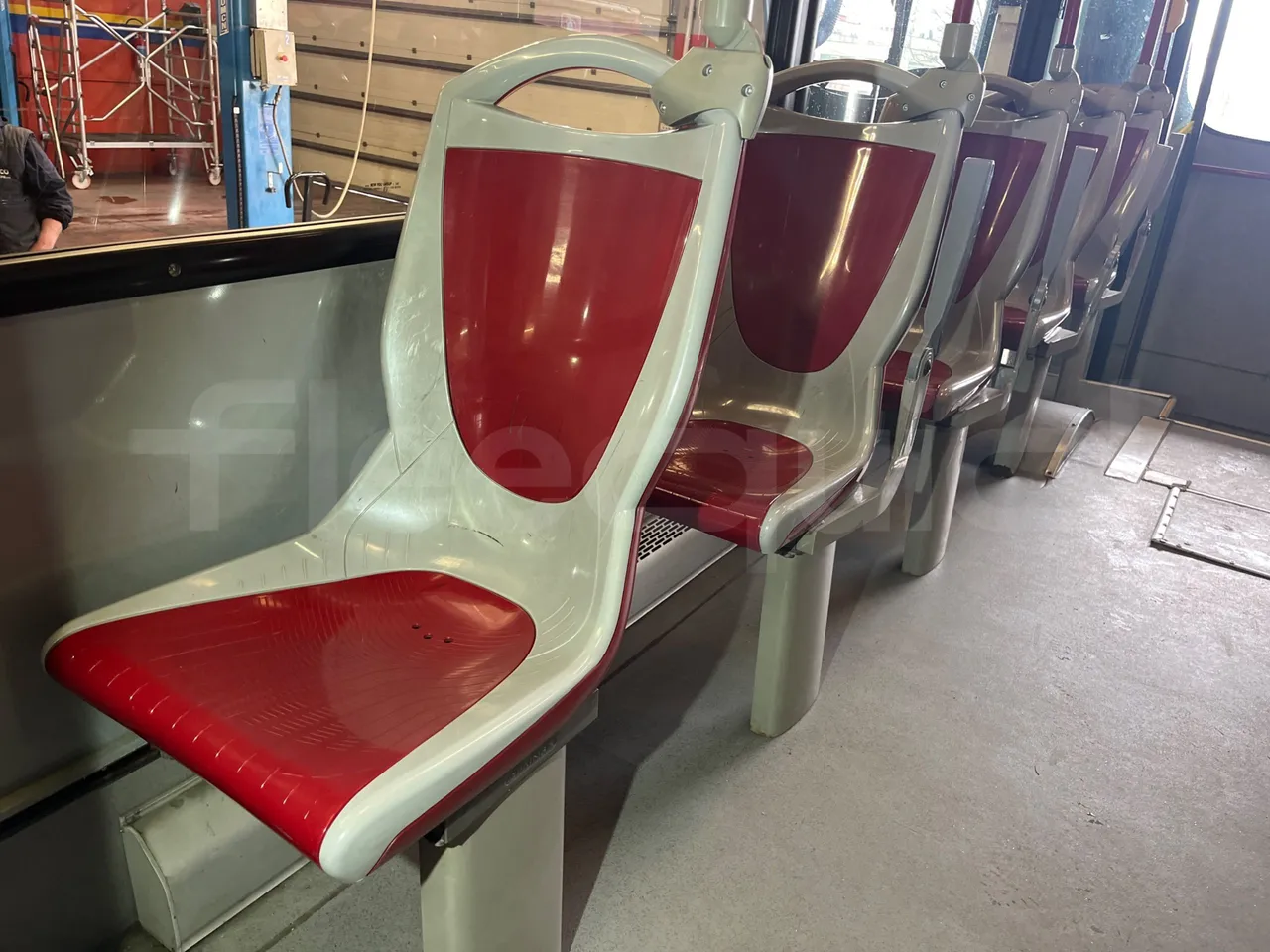 Iveco Daily 70C17 - EUR5 - 125kW - 7.510m - folding seat photo