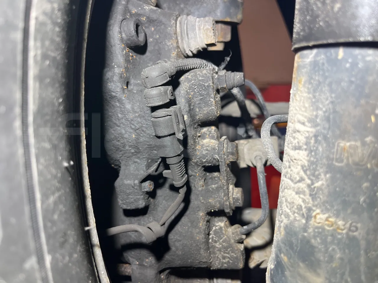 Iveco Daily 70C17 - EUR5 - 125kW - 7.510m - front brake calipers left