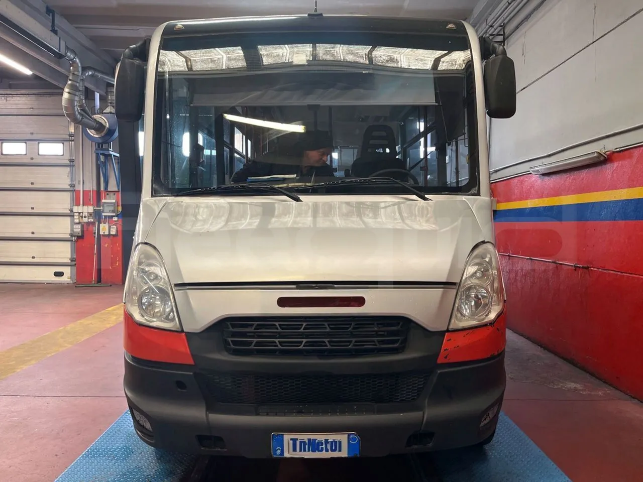 Iveco Daily 70C17 - EUR5 - 125kW - 7.510m - front photo