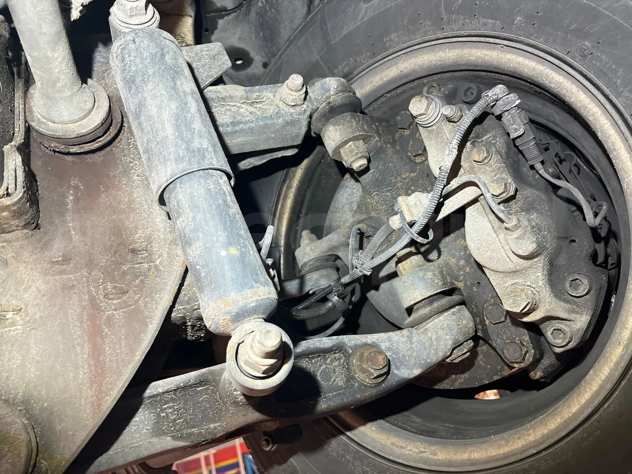 Iveco Daily 70C17 - EUR5 - 125kW - 7.510m - front shock absorbers right