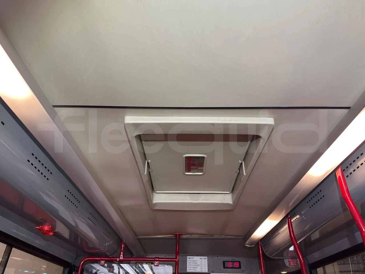 Iveco Daily 70C17 - EUR5 - 125kW - 7.510m - roof hatch 1