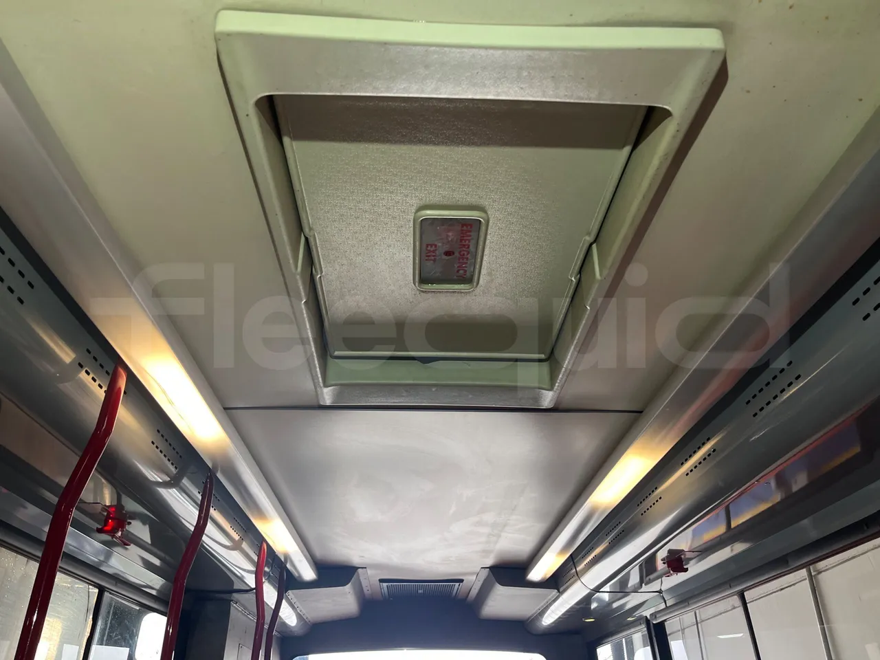 Iveco Daily 70C17 - EUR5 - 125kW - 7.510m - roof hatch 2