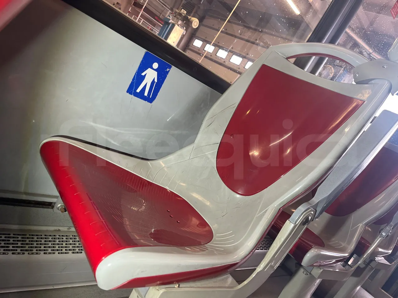 Iveco Daily 70C17 - EUR5 - 125kW - 7.510m - roof hatch 3