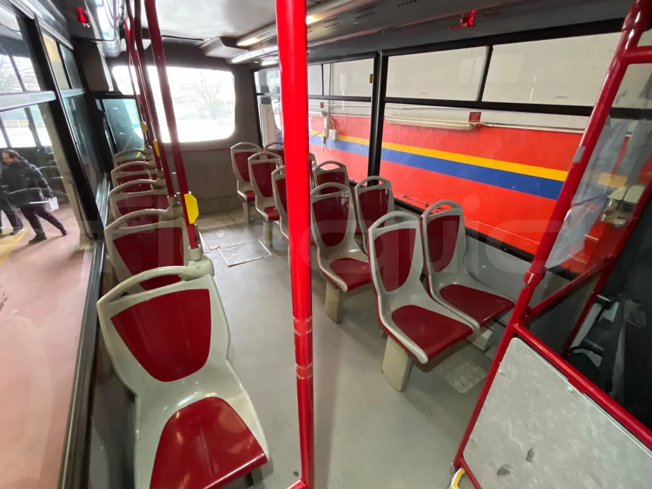 Iveco Daily 70C17 - EUR5 - 125kW - 7.510m - reverse view middle aisle