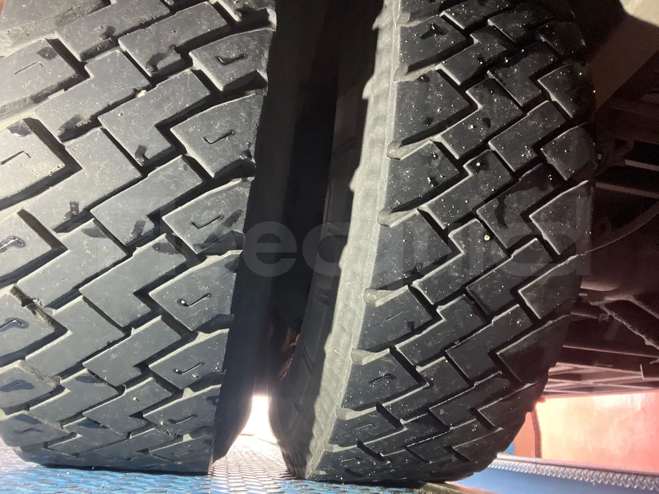 Iveco Daily 70C17 - EUR5 - 125kW - 7.510m - tread condition front tires left