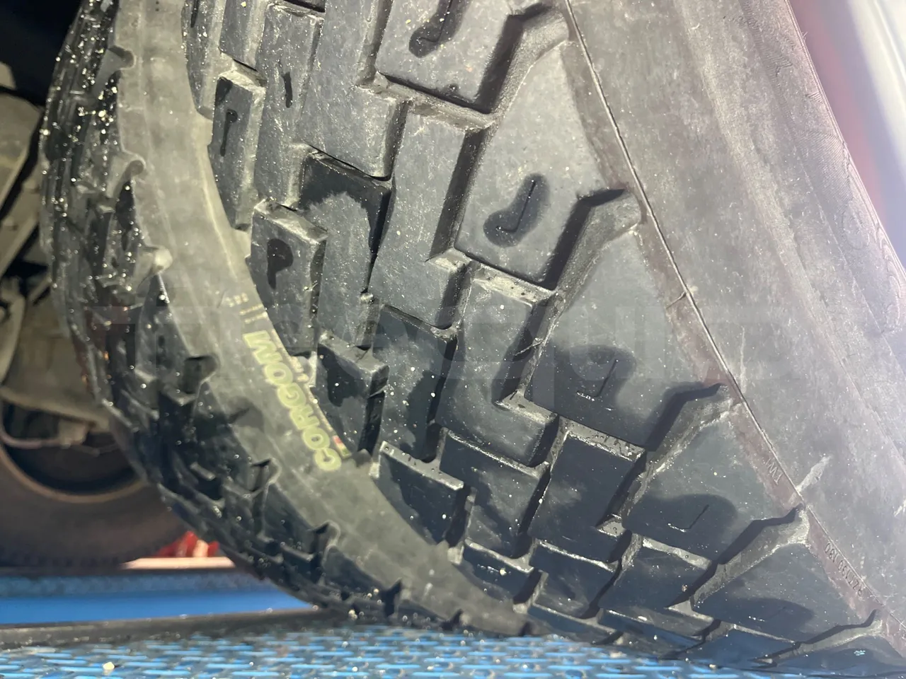 Iveco Daily 70C17 - EUR5 - 125kW - 7.510m - tread condition third axle tires left